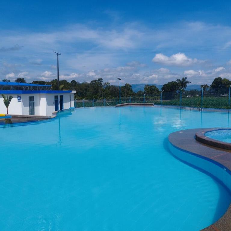 Apartamento en el Eje Cafetero amoblado y con piscina en conjunto privado - Apartamento de 2 dormitorios - 15