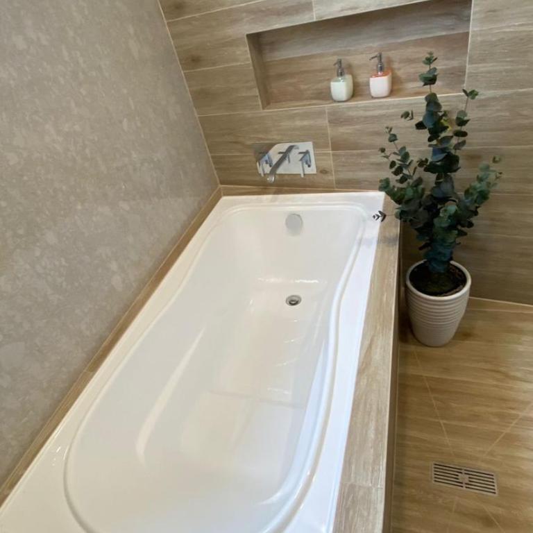 Luxury Downtown Tacna Apartment with Bathtub - Two-Bedroom Deluxe Apartment - 7