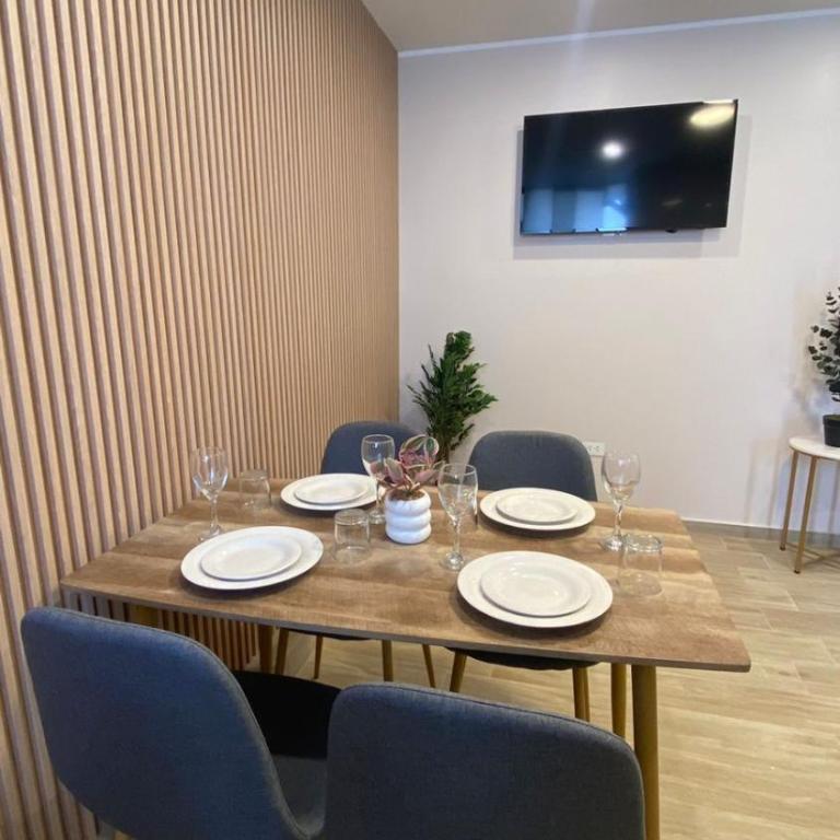 Luxury Downtown Tacna Apartment with Bathtub - Two-Bedroom Deluxe Apartment - 30