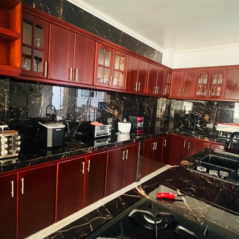 Casa Vacacional con piscina - Casa de 5 dormitorios - 6