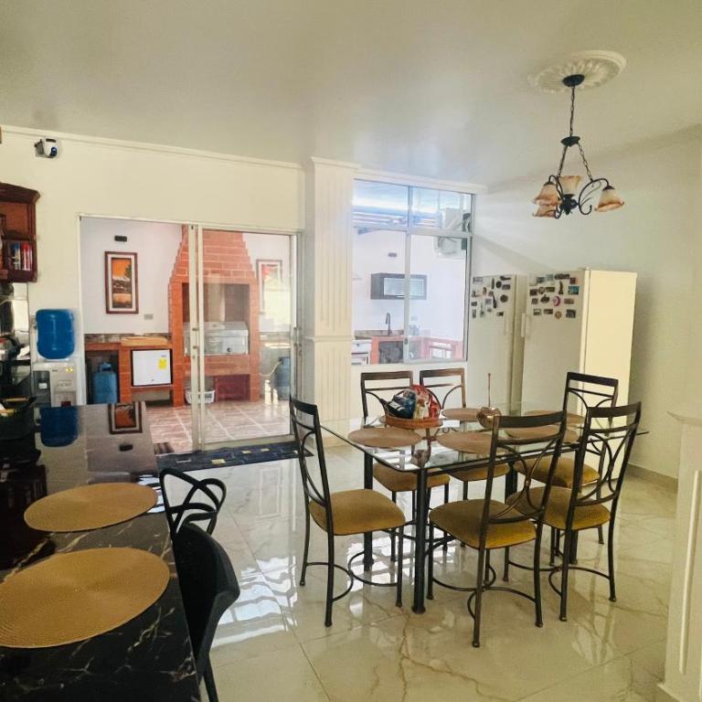 Casa Vacacional con piscina - Casa de 5 dormitorios - 31