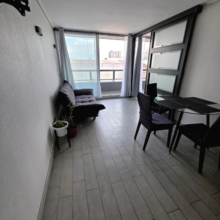 Comodo departamento en el corazon del centro - Two-Bedroom Apartment - 9