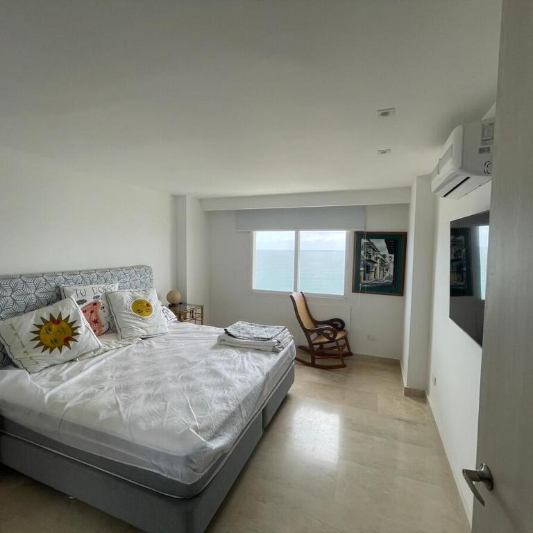 Oceanfront Oasis - Three-Bedroom Apartment - 15