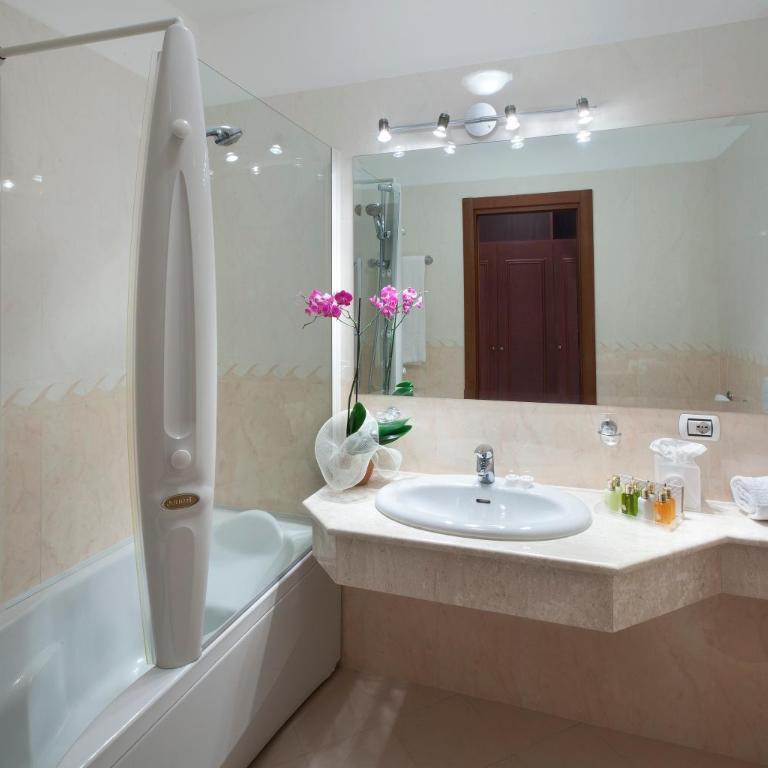 Gabbiano Azzurro Hotel & Suites - Camera Superior Matrimoniale/Doppia con Letti Singoli - 3