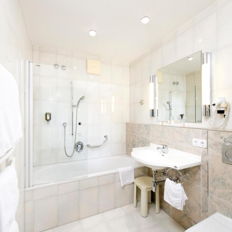 EurothermenResort Bad Ischl - Hotel Royal 4-Sterne Superior - Standard Doppelzimmer mit Zugang zum Spa - 4