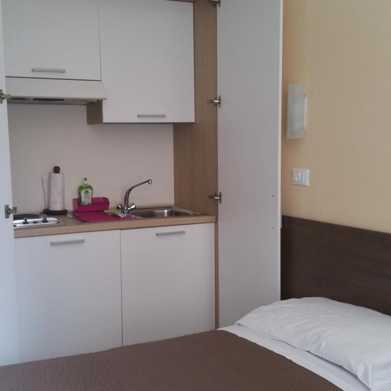 Hotel Tommaseo - Quadruple Room with Kitchenette - 5