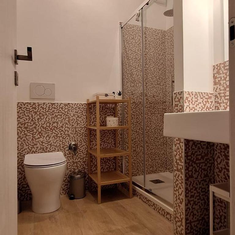 Fontana di Trevi Apartment, 24h check-in - Camera Matrimoniale Deluxe (2 Adulti + 1 Bambino) - 2
