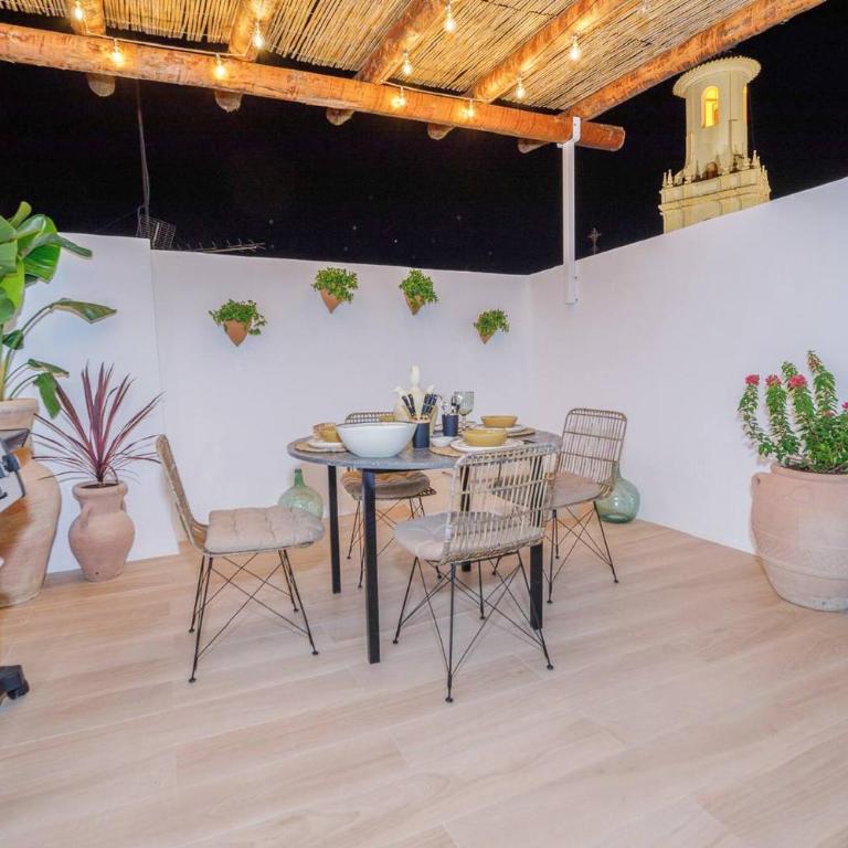 Casa Maruja Boutique con Gran Terraza junto al Balneario - Casa - 40