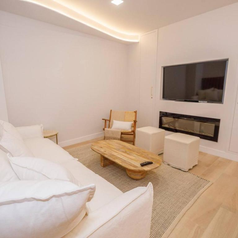 Casa Maruja Boutique con Gran Terraza junto al Balneario - Casa - 17