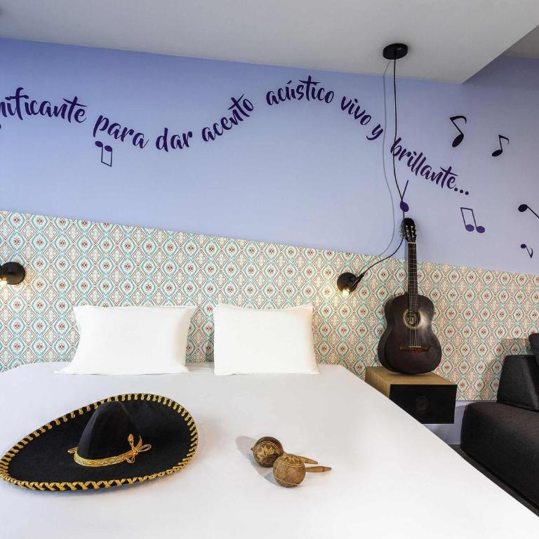 Ibis Styles Merida Galerias - Suite King Room with Sofa Bed - 3
