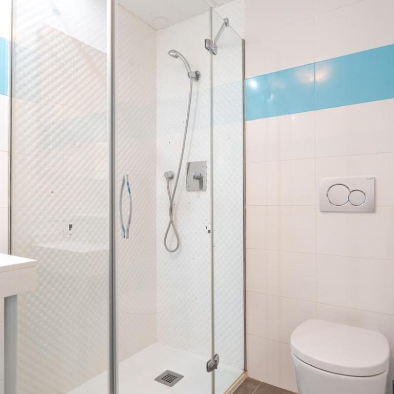 Sea Breeze Apartment - Two-Bedroom Apartment - 21