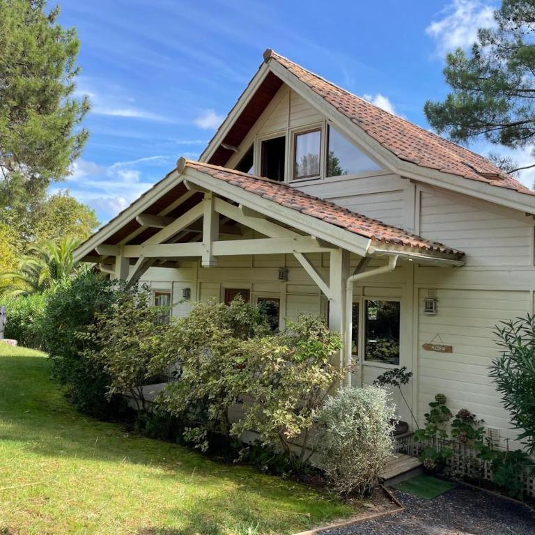 Ravissante villa tout bois avec piscine chauffée - Maison 4 Chambres - 11