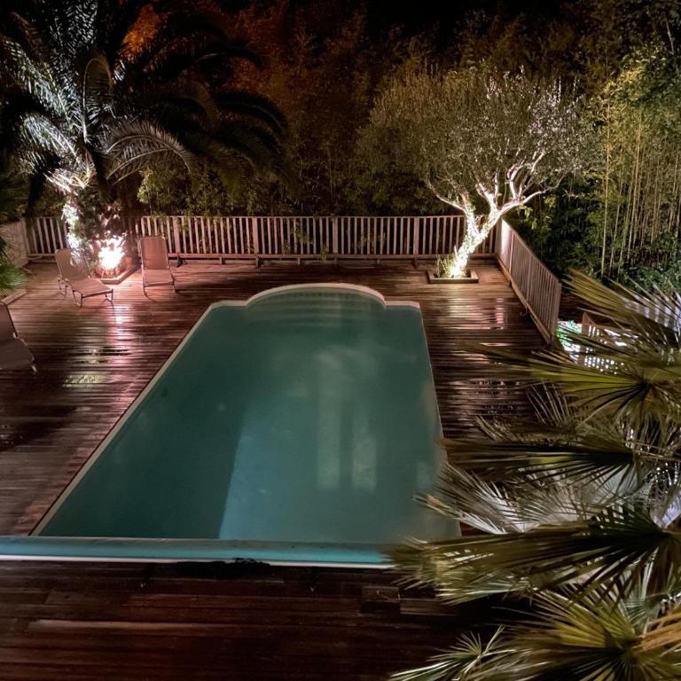 Ravissante villa tout bois avec piscine chauffée - Maison 4 Chambres - 13