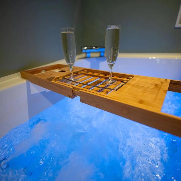 Auberge Restaurant du Virage - Suite avec Baignoire Spa - 1