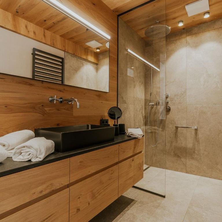 Almrausch Lech Apartments - Apartment mit 3 Schlafzimmern und Bergblick - 9