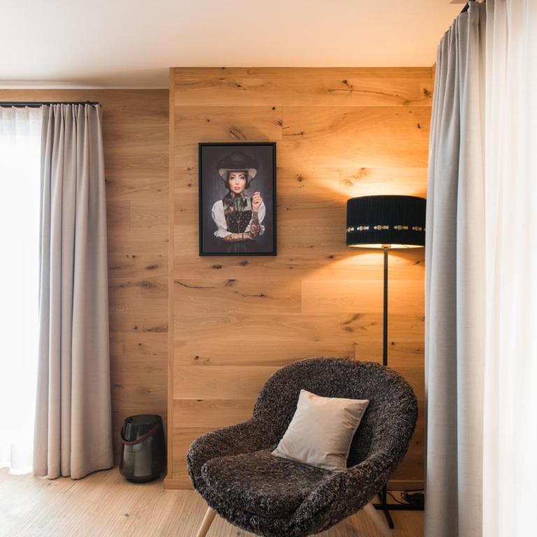 Almrausch Lech Apartments - Apartment mit 2 Schlafzimmern und Balkon - 3