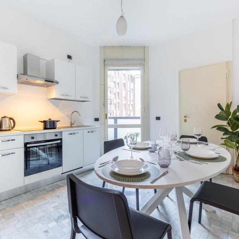 Duomo 7 min - 3 Bedrooms, Terrace & Parking - Appartamento con 3 Camere da Letto - 6