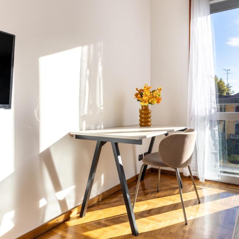 Duomo 7 min - 3 Bedrooms, Terrace & Parking - Appartamento con 3 Camere da Letto - 16