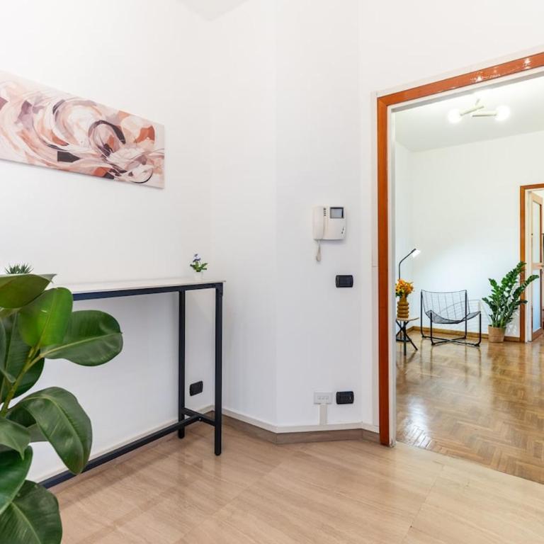 Duomo 7 min - 3 Bedrooms, Terrace & Parking - Appartamento con 3 Camere da Letto - 4