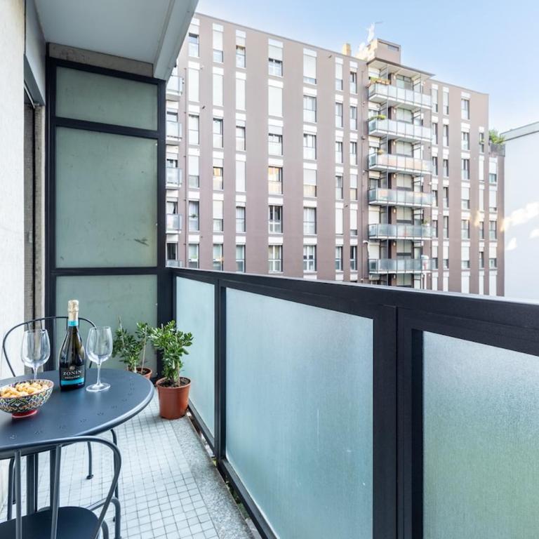 Duomo 7 min - 3 Bedrooms, Terrace & Parking - Appartamento con 3 Camere da Letto - 8