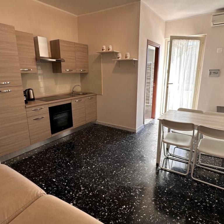 Route 21 Airport & Beach Stay - Appartamento con 1 Camera da Letto - 16