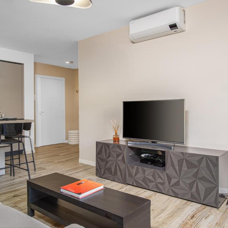 Joli appartement confort, clim - emplacement idéal - Apartamento de 2 dormitorios - 1