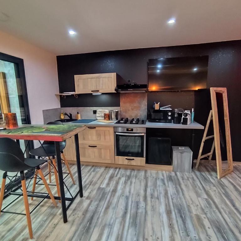 Love room suite jacuzzi sauna pour 2 personnes - Appartement 1 Chambre - 2