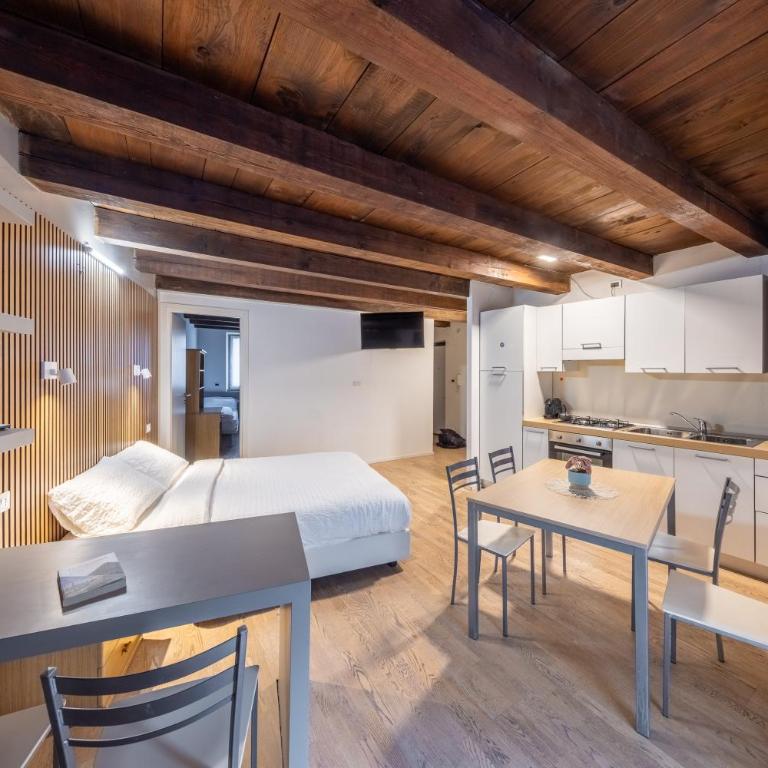 Le Meridiane City Rooms In Trento - Appartamento con 3 Camere da Letto e con Balcone - 3