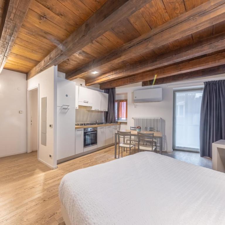 Le Meridiane City Rooms In Trento - Appartamento con 3 Camere da Letto e con Balcone - 6