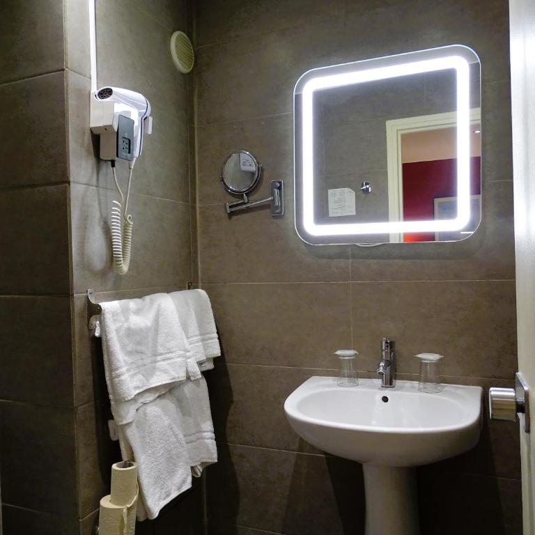 Hipotel Belgrand Edith Piaf - Chambre Double - 7
