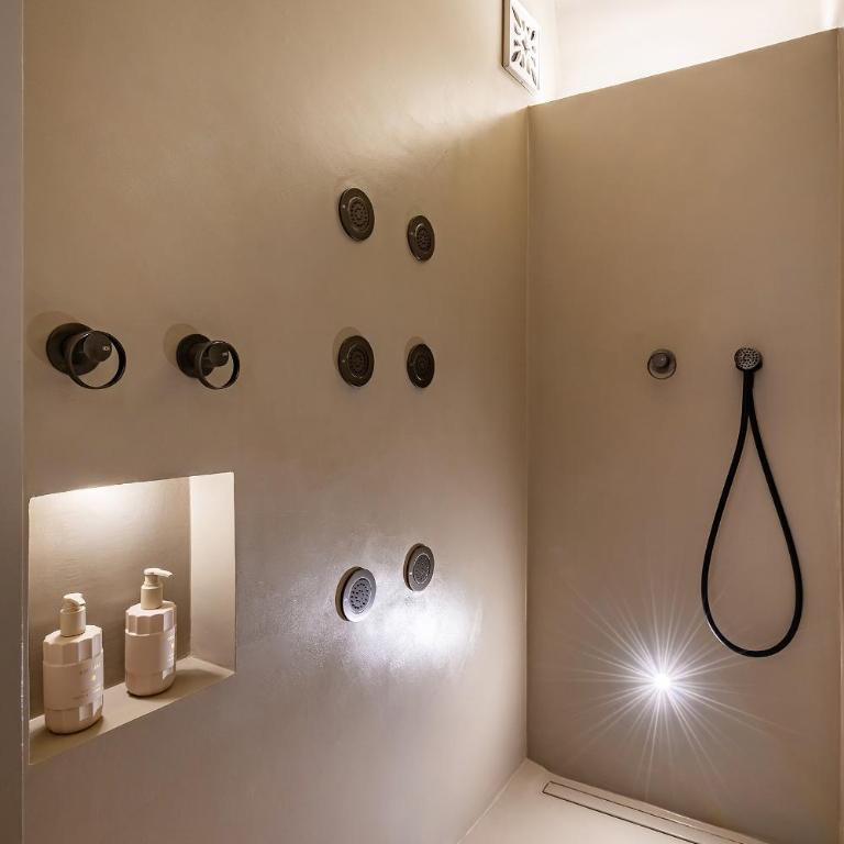 Casalis Luxury Room - Deluxe Double Room with Bath - 1