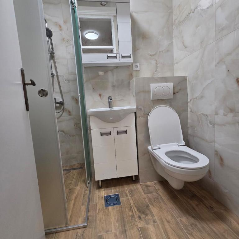 Viktor - One-Bedroom Apartment - 12