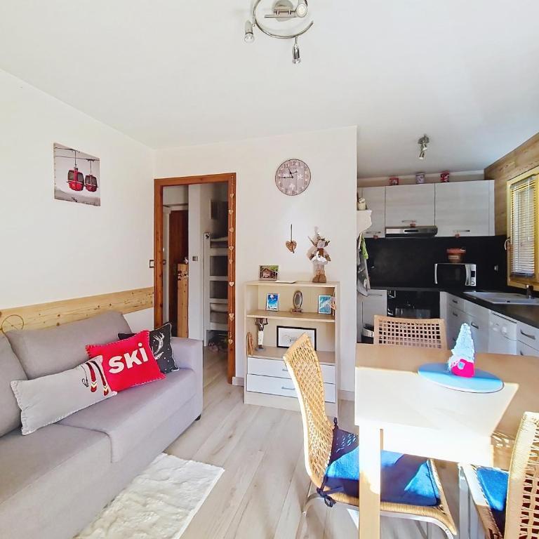 Petit Savoyard PY6 COSY & MOUNTAIN 4 Pers - Appartement avec Balcon - 1