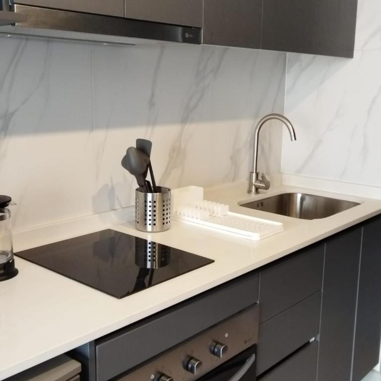 Stay Alameda Mutual & Terminal - One-Bedroom Apartment - 3