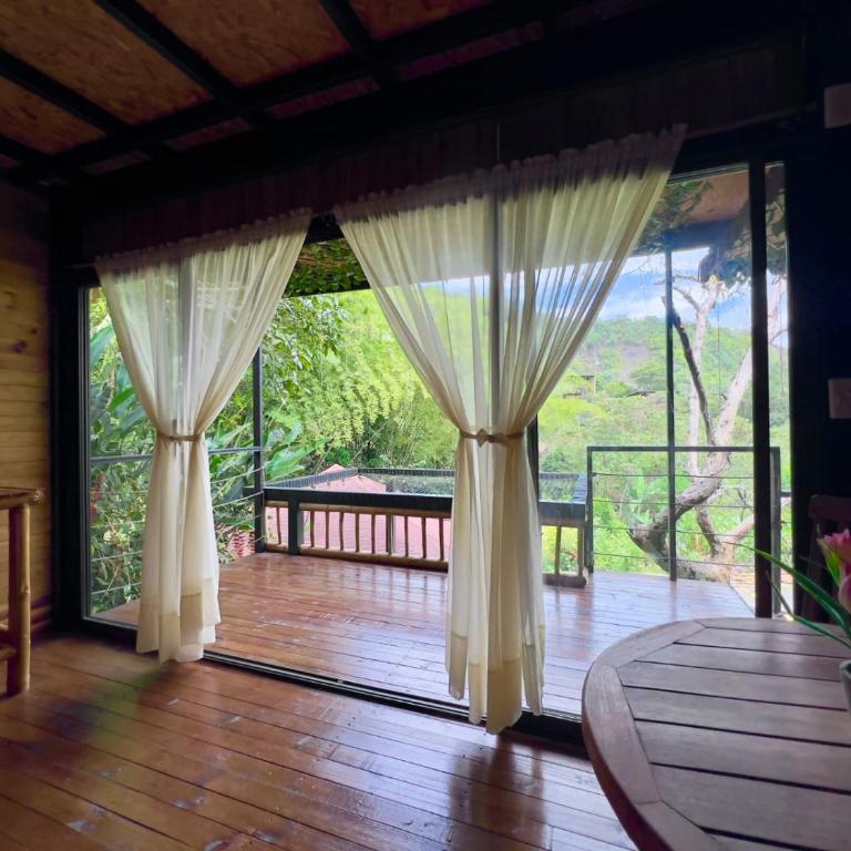 Finca El Fin del Afán - Vegara Cundinamarca - Bungalow Deluxe con vistas al jardín - 3