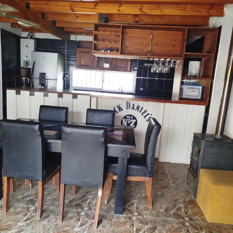 Casa 2 dormitorios con pileta - Two-Bedroom House - 14