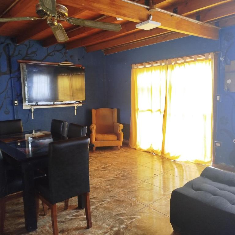 Casa 2 dormitorios con pileta - Two-Bedroom House - 2
