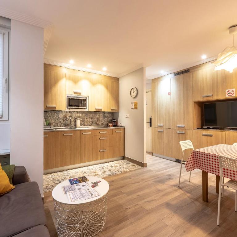 San Mames Termibus by Aston Rentals - Three-Bedroom Apartment - 1