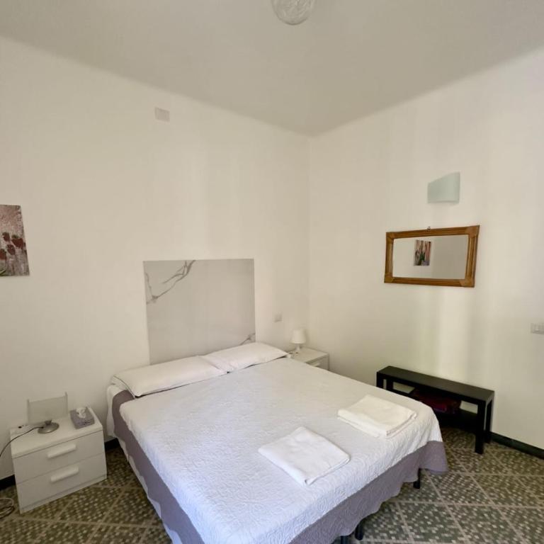 Camere Fontanavecchia - Double or Twin Room with Private External Bathroom - 2