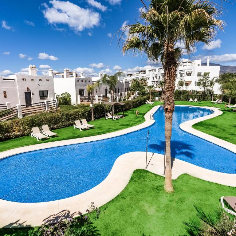 Penthouse in Estepona met Zeezicht, Jacuzzi & Zwembad - Apartamento de 2 dormitorios - 1