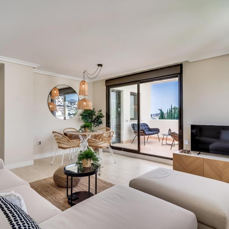 Penthouse in Estepona met Zeezicht, Jacuzzi & Zwembad - Apartamento de 2 dormitorios - 5
