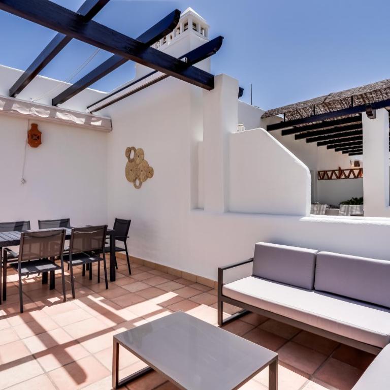 Penthouse in Estepona met Zeezicht, Jacuzzi & Zwembad - Apartamento de 2 dormitorios - 20