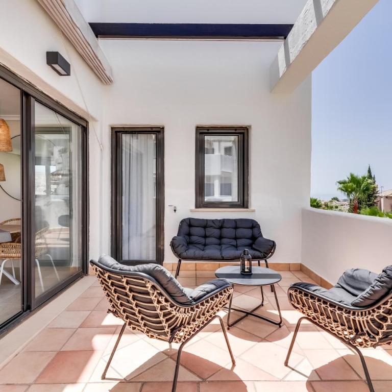 Penthouse in Estepona met Zeezicht, Jacuzzi & Zwembad - Apartamento de 2 dormitorios - 16