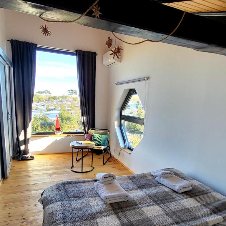 HUUT - Two-Bedroom House - 14