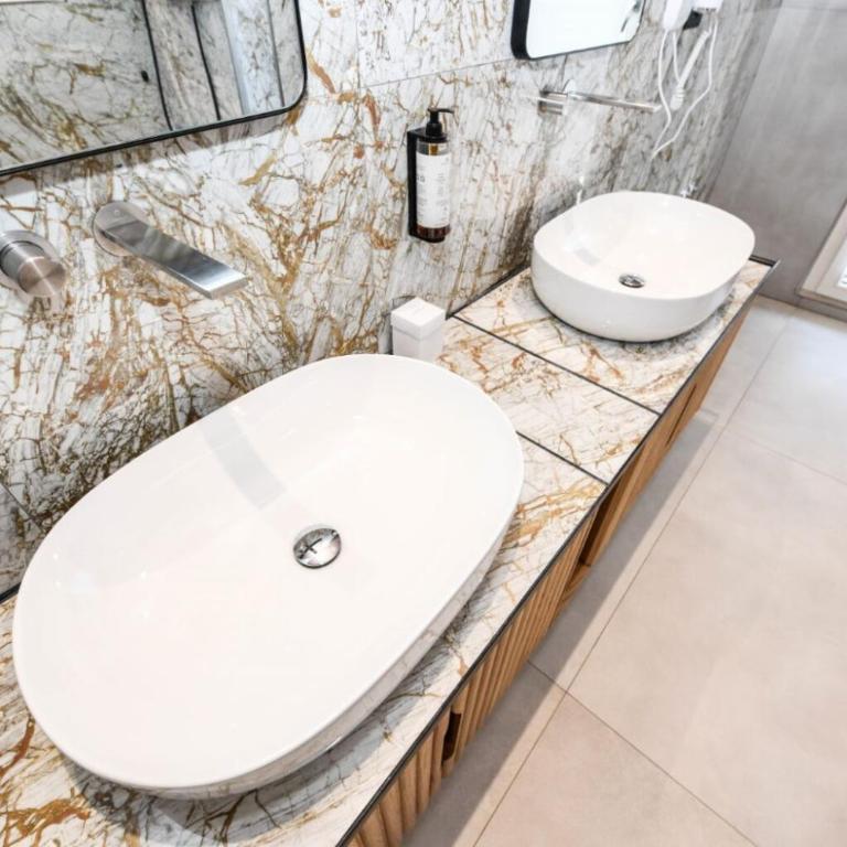 Best Western Hotel Arya - Queen Suite with Two Sofa Beds, Two Terraces and Private Pool - Non-Smoking - 3