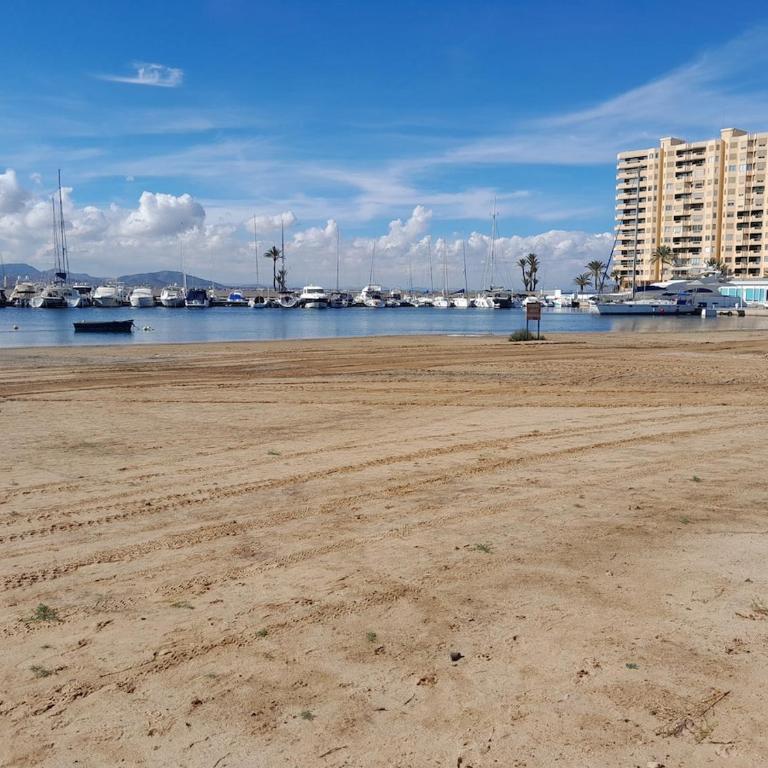 Bonito apartamento en Puerto Bello La Manga - Apartment - 52