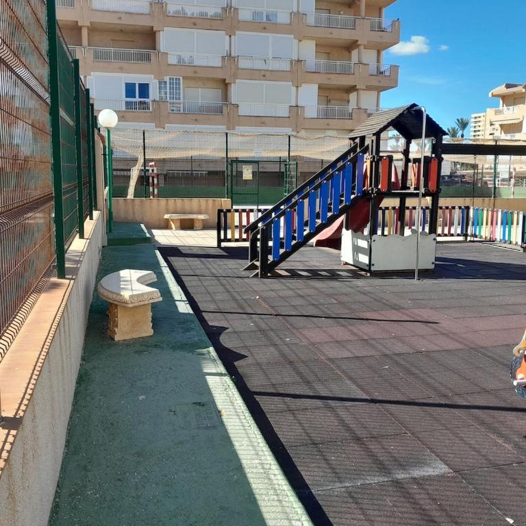 Bonito apartamento en Puerto Bello La Manga - Apartment - 60