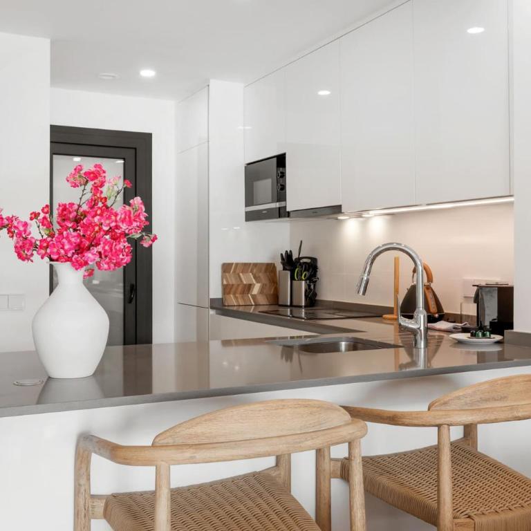 ViVi Homes - Bay Residence - pool - gym - big terrace - Apartamento de 2 dormitorios con vistas al jardín - 14