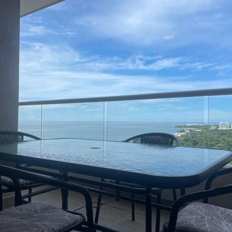 Apto Lujo Vista Mar Piscina AC WIFI Playa a 3 min en Santa Marina - One-Bedroom Apartment with Balcony and Sea View - 12