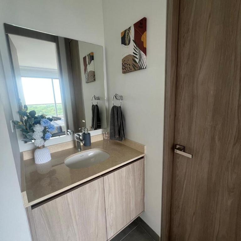 Apto Lujo Vista Mar Piscina AC WIFI Playa a 3 min en Santa Marina - One-Bedroom Apartment with Balcony and Sea View - 13